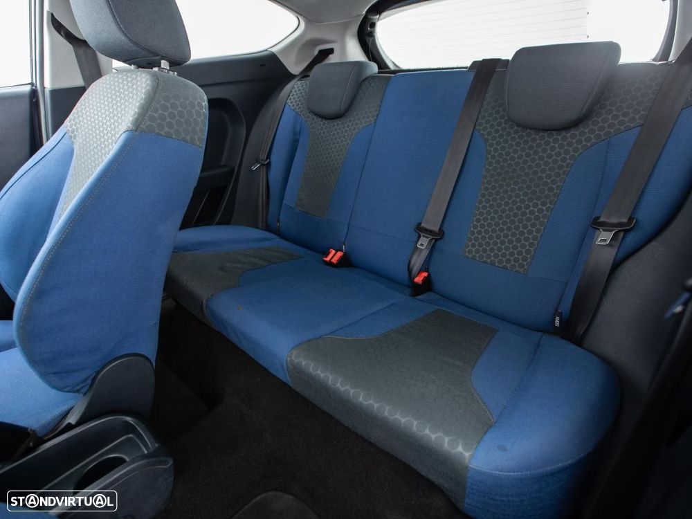 Ford Fiesta - 10