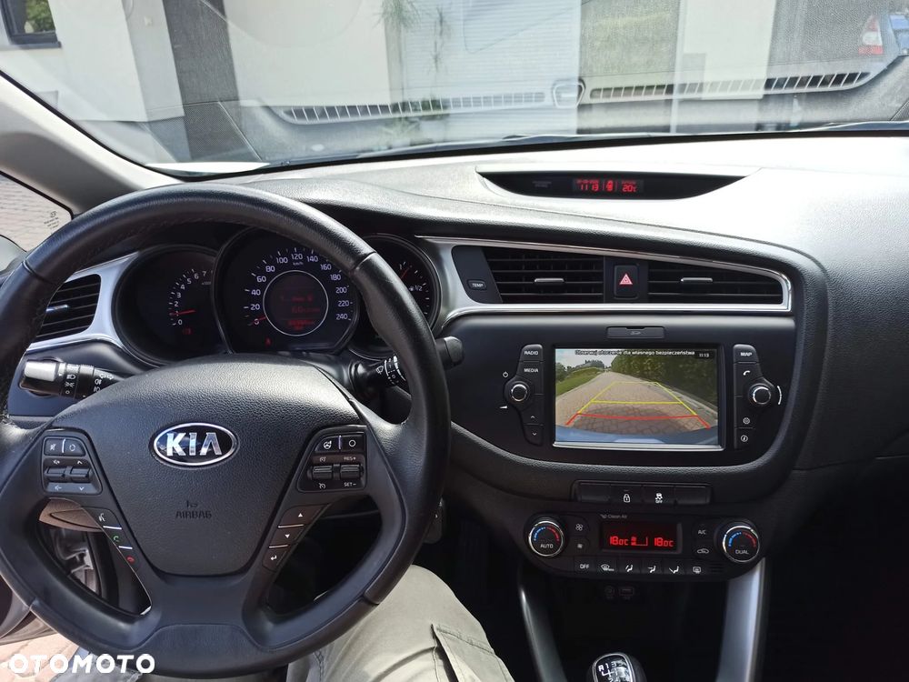 Kia Ceed 1.6 GDI L - 6