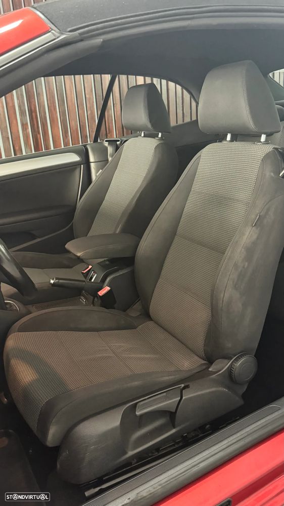 VW Golf Cabriolet 1.6 TDi BlueMotion Life - 17