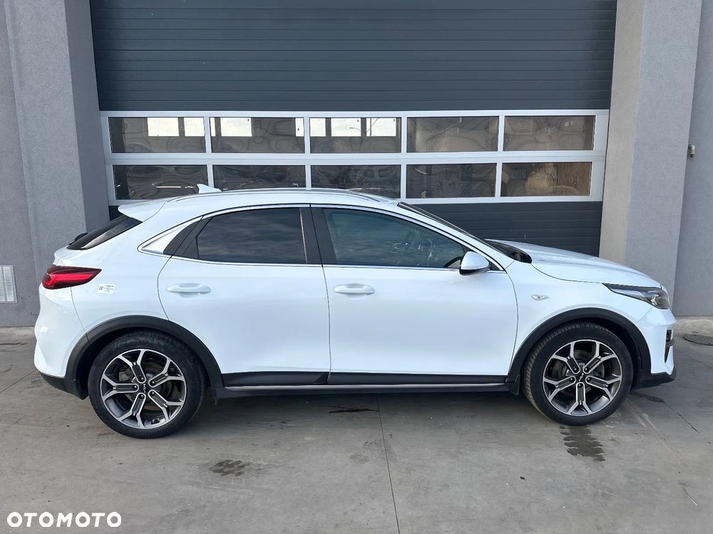 Kia XCeed 1.5 T-GDI M - 3