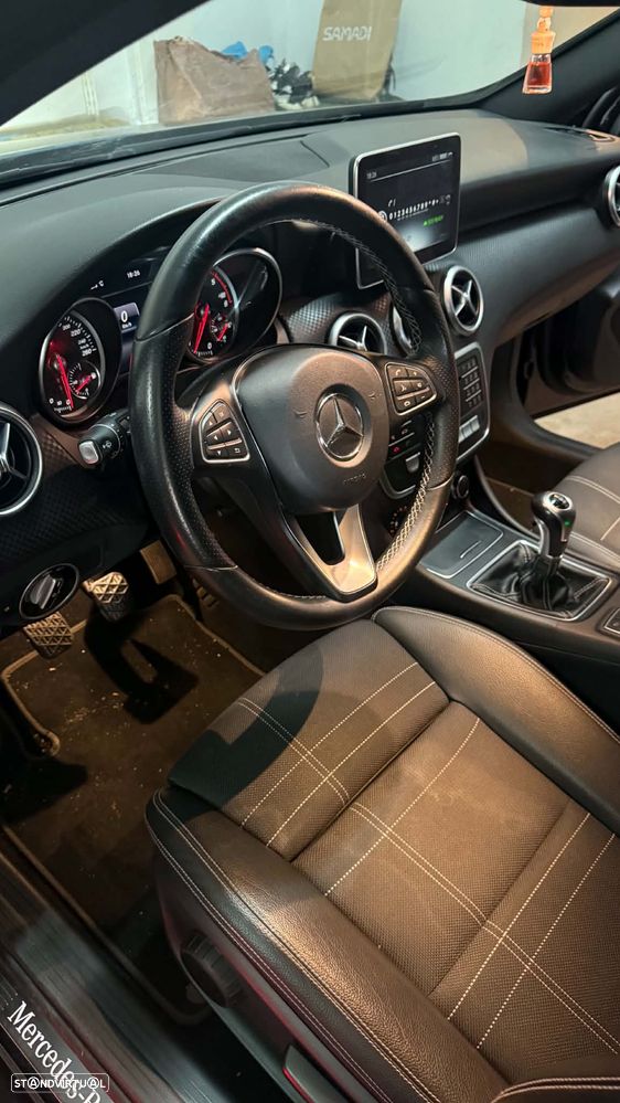 Mercedes-Benz A 200 d AMG Line - 4