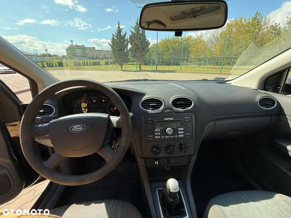 Ford Focus 1.4 Ambiente - 17