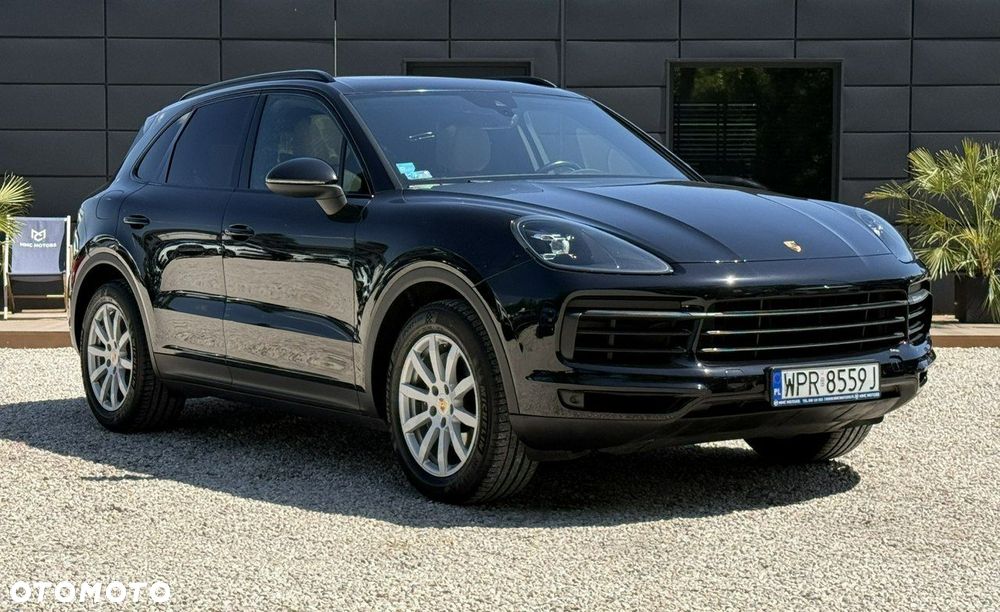 Porsche Cayenne - 1
