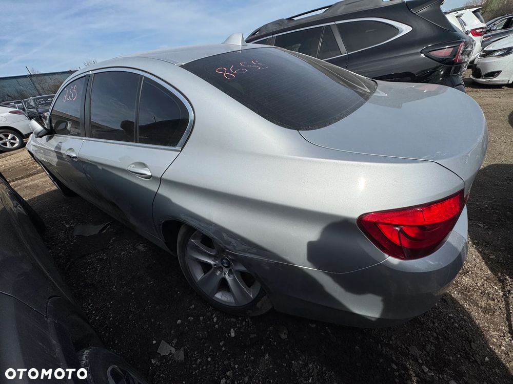 BMW Seria 5 528i xDrive - 8