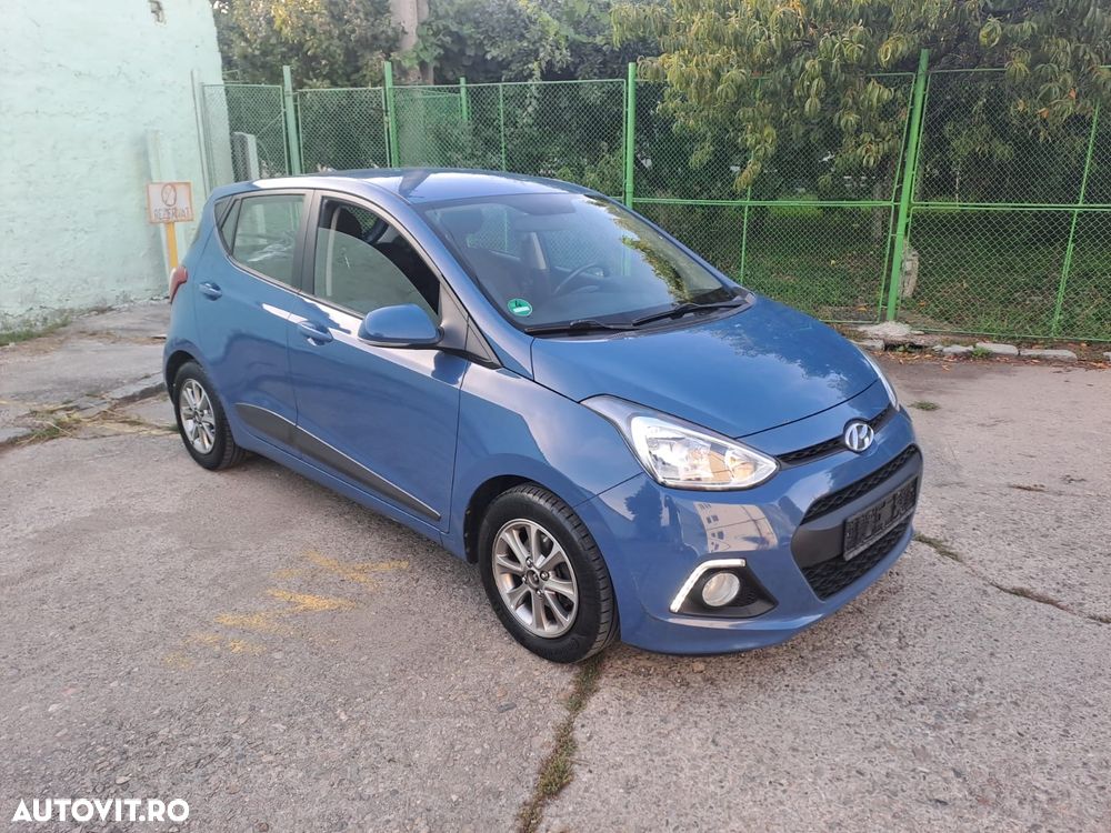 Hyundai i10 1.0 Fifa World Cup Edition - 1