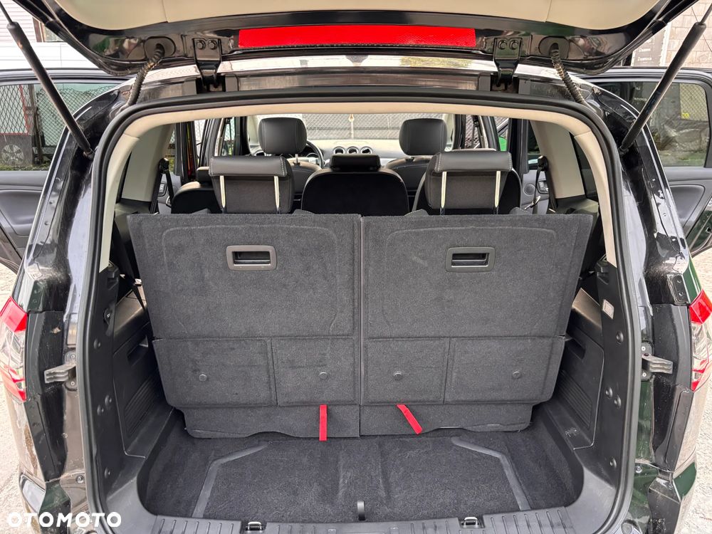 Ford S-Max - 13