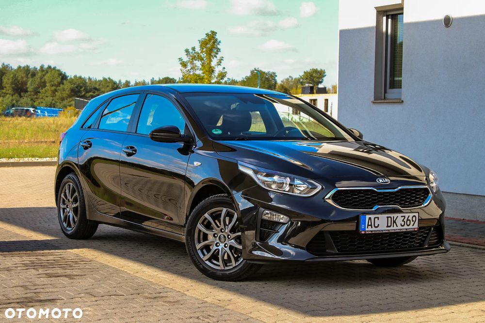 Kia Ceed 1.4 CVVT Dream-Team Edition - 11