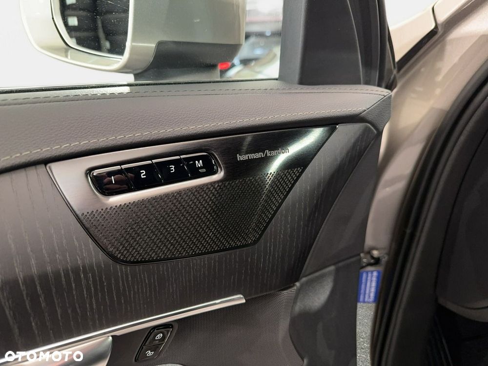 Volvo XC 90 - 35