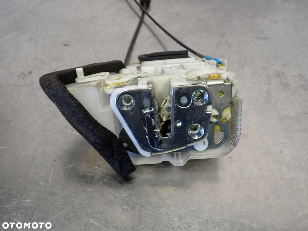 ZAMEK LEWY TYŁ DRZWI SUBARU IMPREZA 1.5 - 3