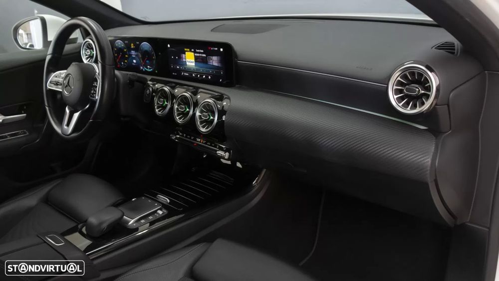 Mercedes-Benz A 250 Limousine - 13