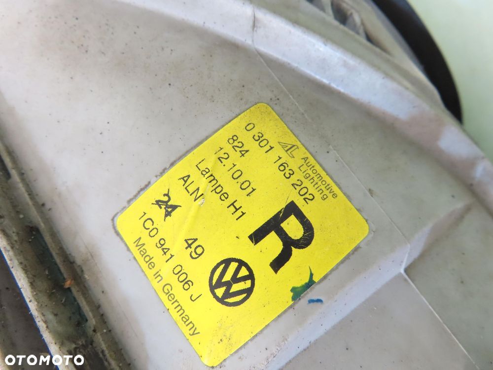 LAMPA PRAWA PRZEDNIA VW NEW BEETLE 0301163202 1C0941006J - 2