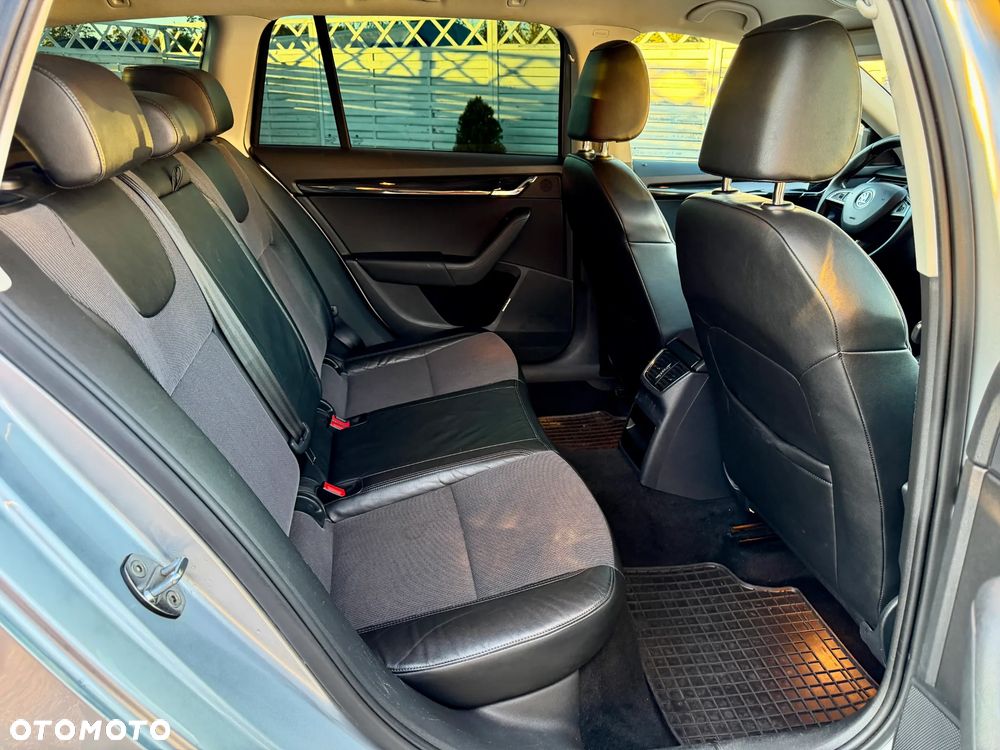 Skoda Octavia 1.6 TDI DSG Premium Edition - 17