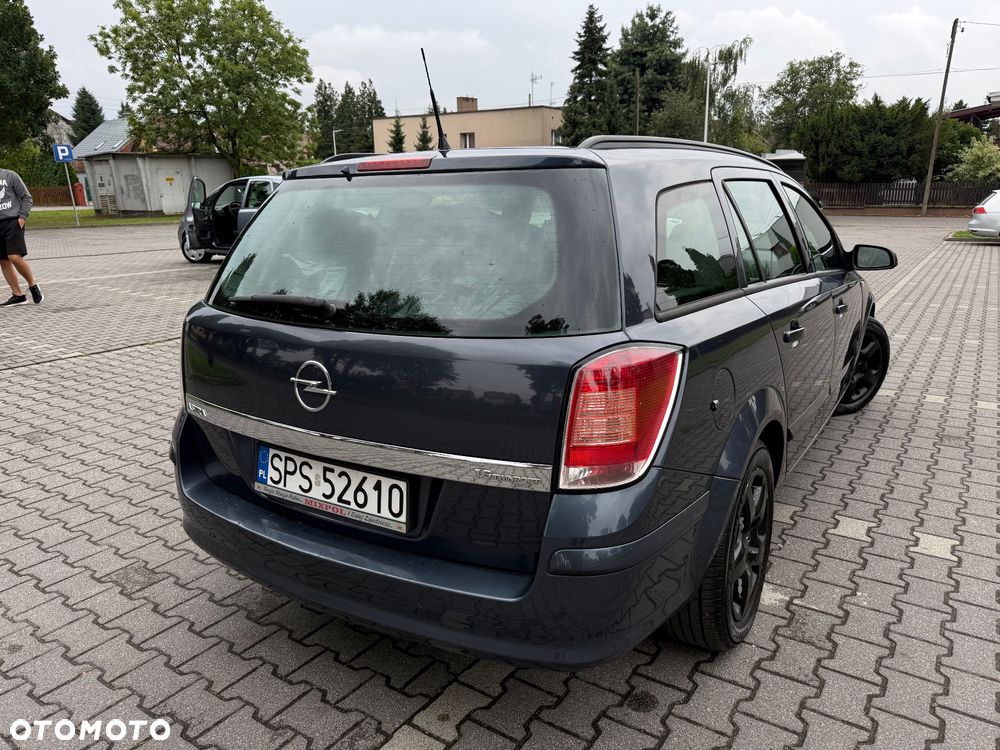 Opel Astra 1.6 Essentia - 19