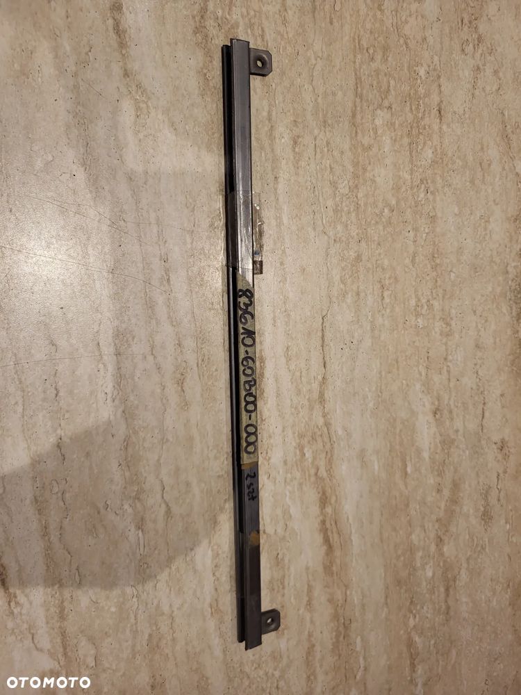 Rynienka   Uchwyt SZYBY  Daewoo TICO przód  83610-60B00-000