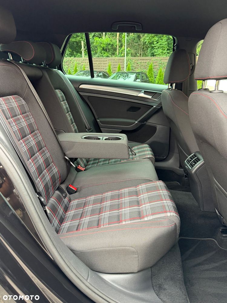 Volkswagen Golf GTI (BlueMotion Technology) DSG - 27