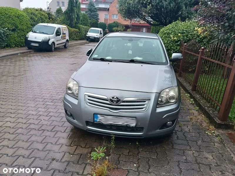 Toyota Avensis - 7