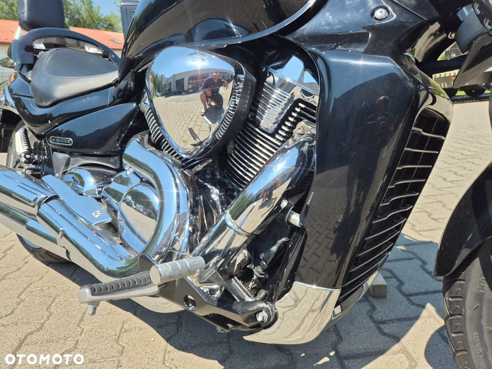 Suzuki Intruder - 10