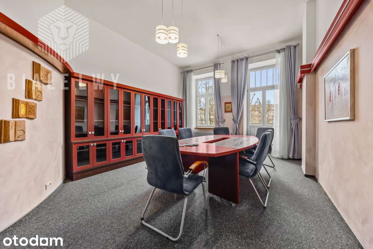 Duży apartament w kamienicy biuro lub mieszkanie