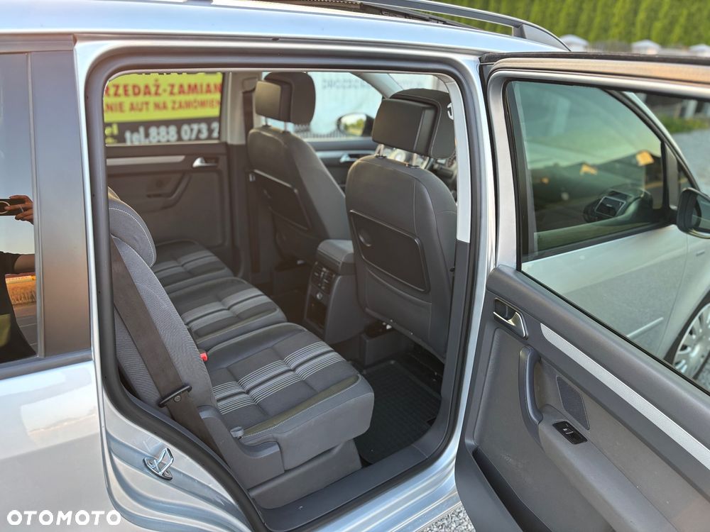 Volkswagen Touran - 14