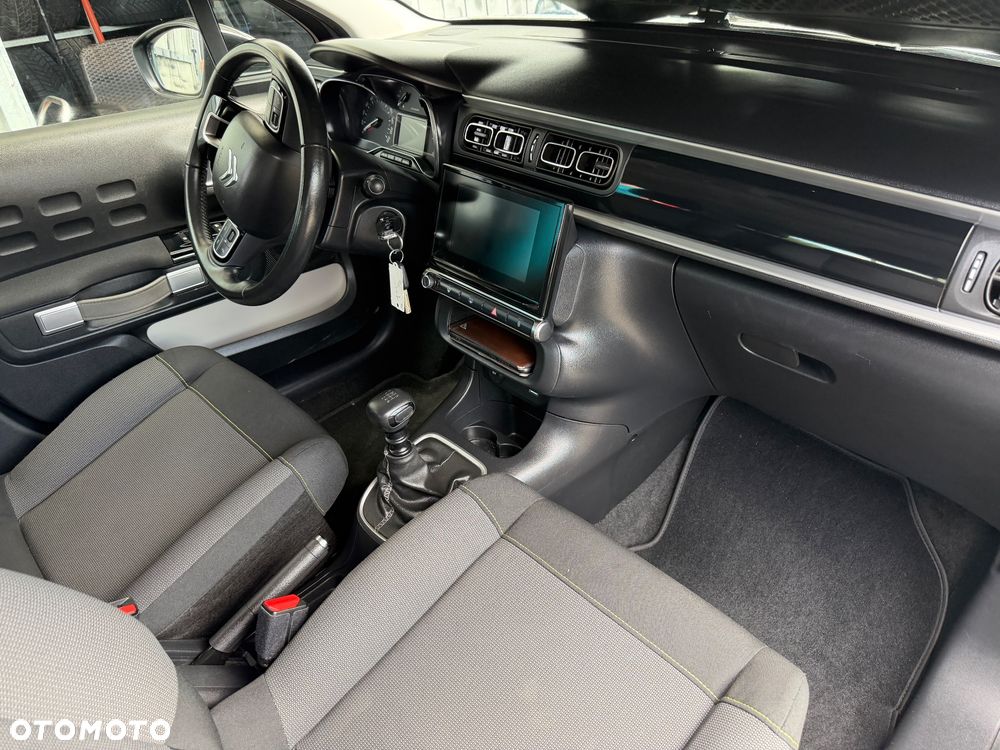 Citroën C3 1.2 PureTech Shine S&S - 11