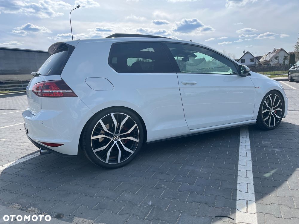Volkswagen Golf - 7
