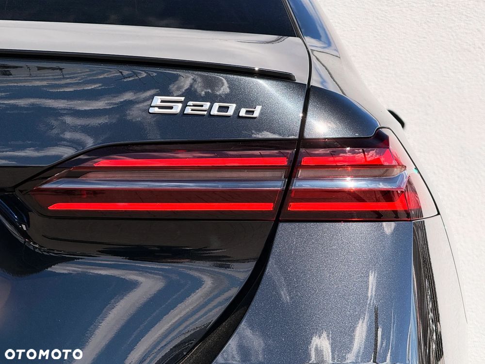 BMW Seria 5 520d xDrive - 9