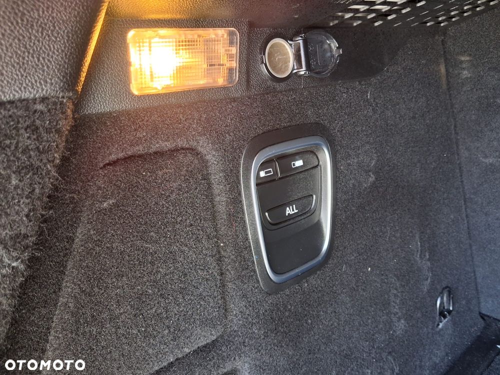 Renault Scenic TCe 140 GPF EDC BUSINESS EDITION - 23