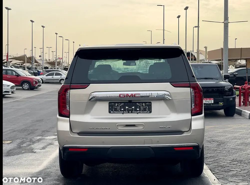 GMC Yukon - 4