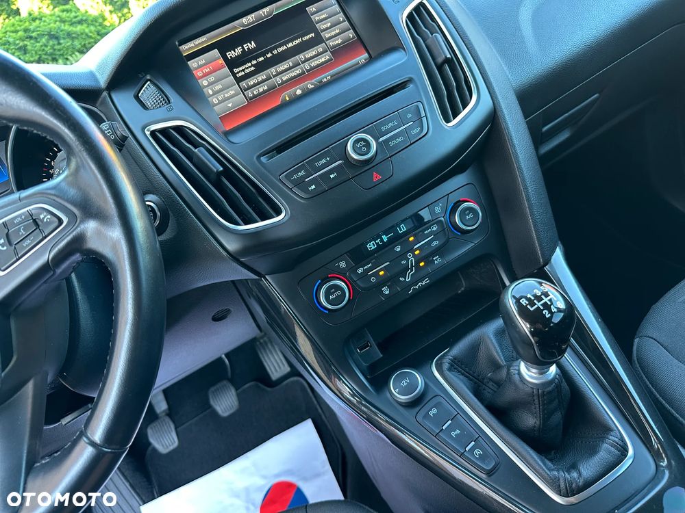 Ford Focus SW 1.5 EcoBoost S&S Sport - 4