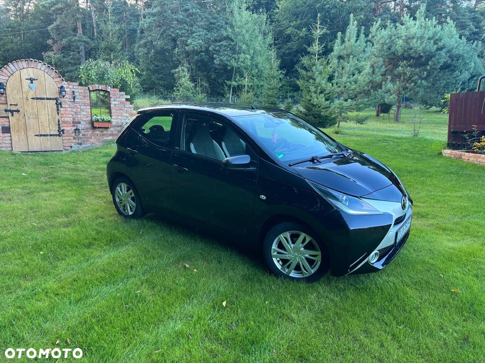 Toyota Aygo x mit x-business Paket - 4