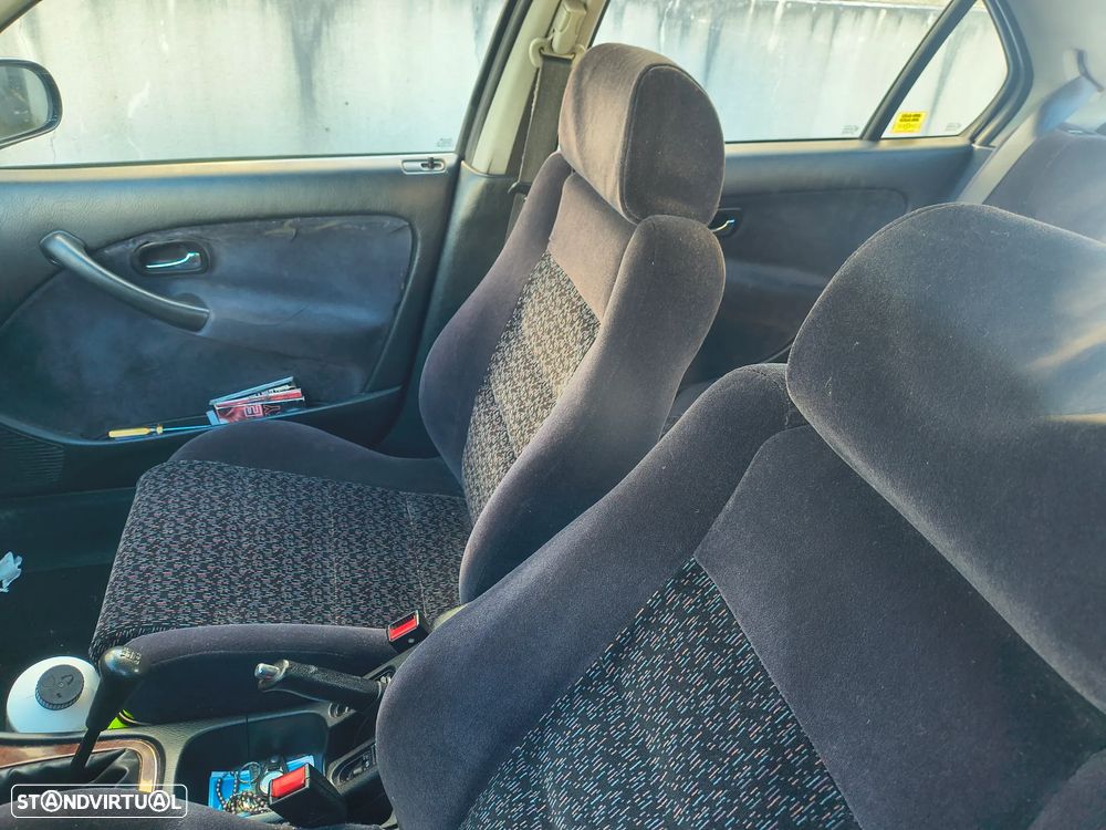 Honda Civic 1.6i SR VTEC - 14