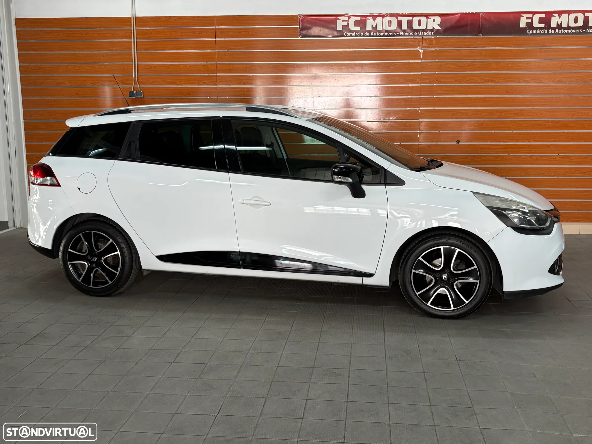 Renault Clio Sport Tourer (Energy) dCi 90 Start & Stop LIMITED - 4
