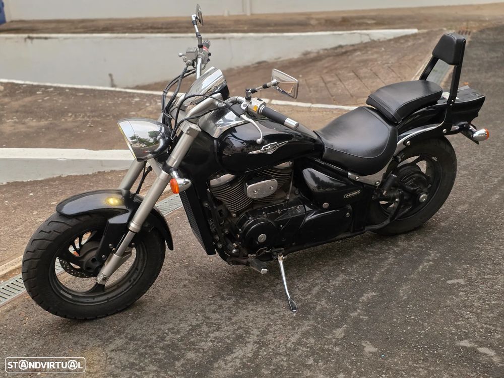 Suzuki Intruder - 1