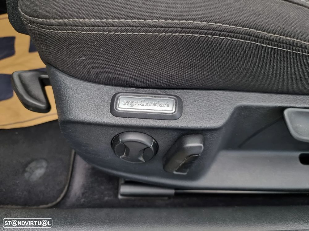 VW Passat Variant 2.0 TDi Confortline - 7