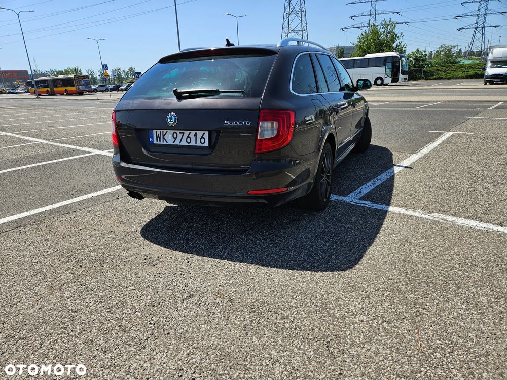 Skoda Superb 2.0 TDI Elegance DSG - 4