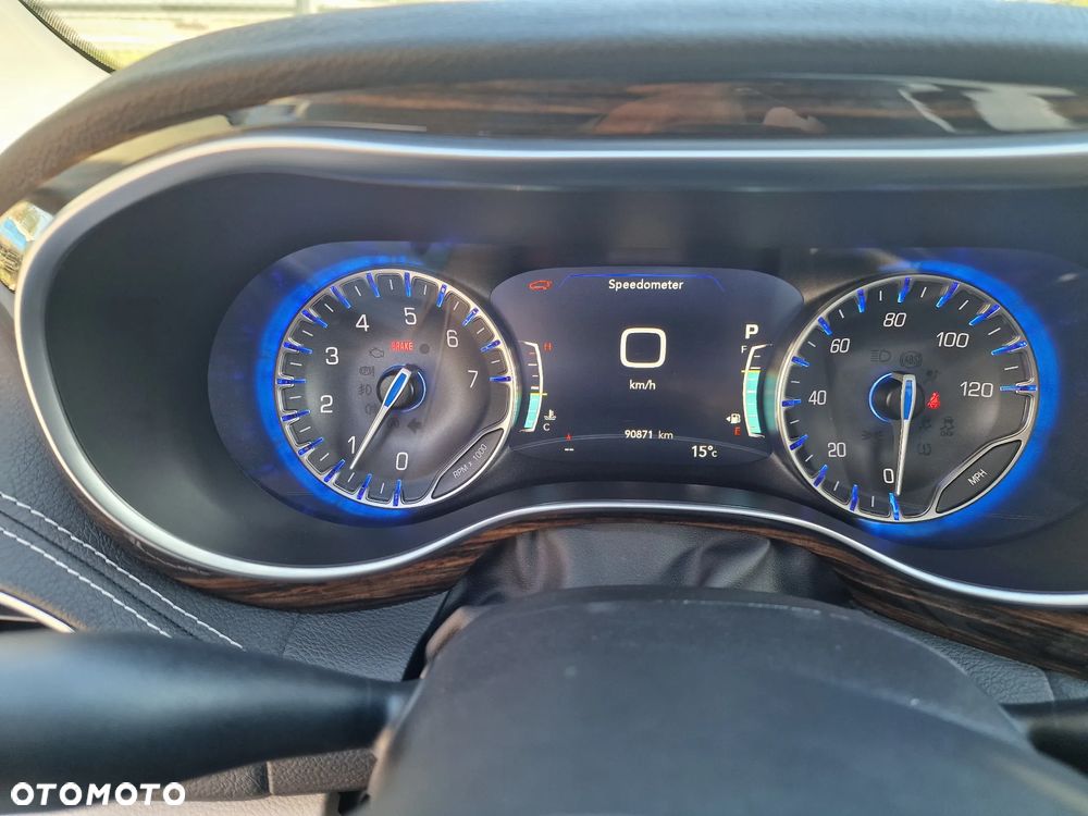 Chrysler Pacifica - 14