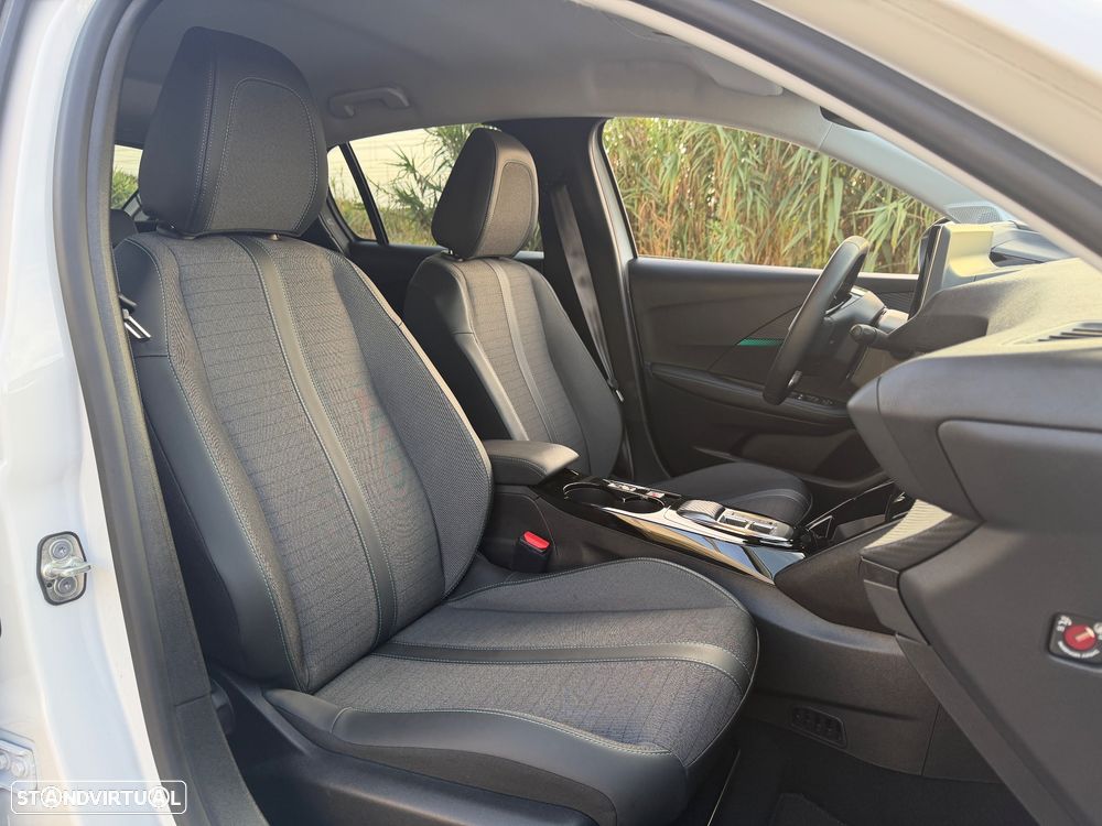 Peugeot e-208 Allure Pack - 16