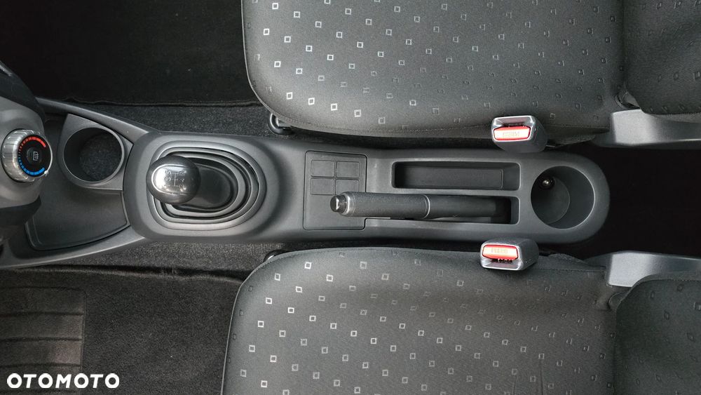 Toyota Yaris - 18