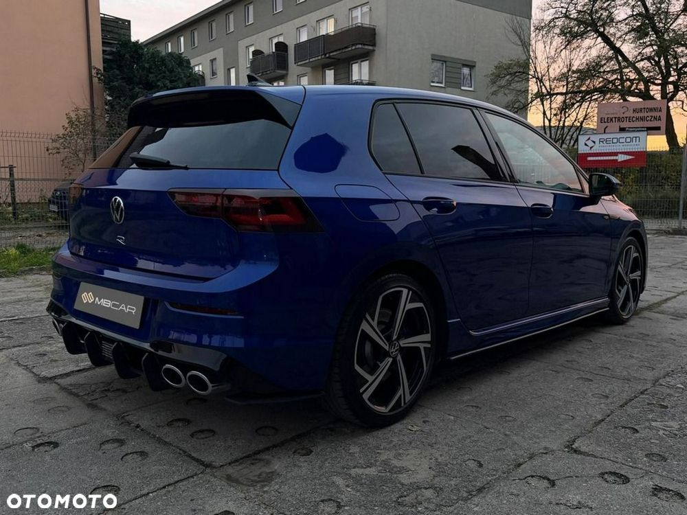 Volkswagen Golf - 6