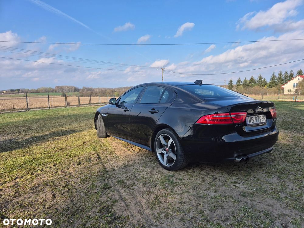 Jaguar XE 2.0 D AWD R-Sport - 12