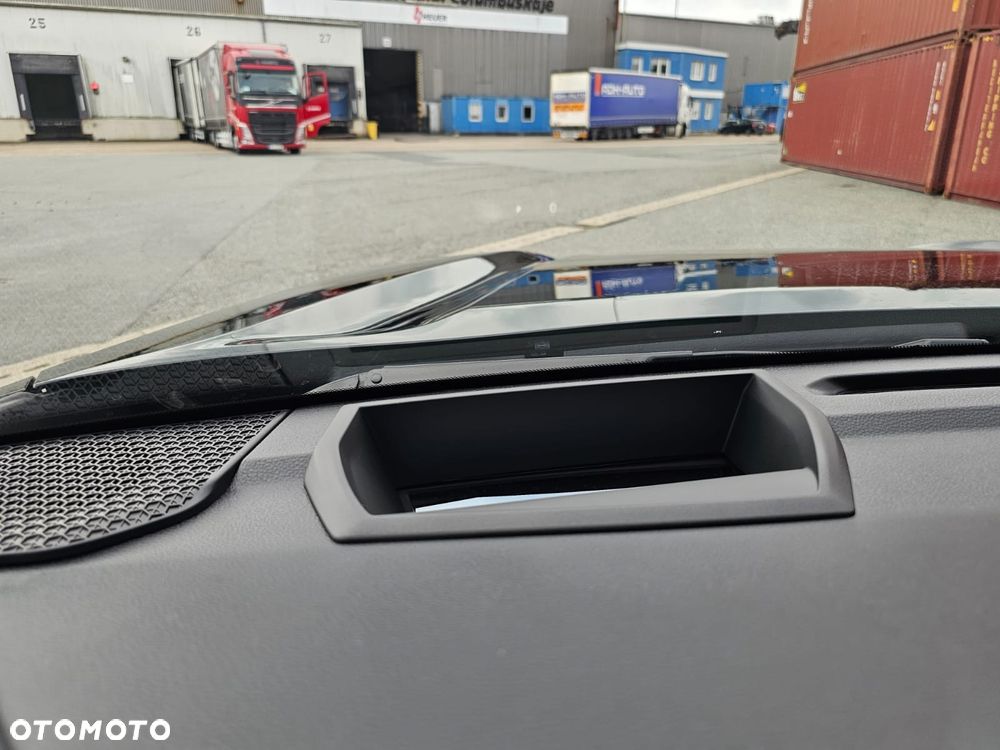 Toyota Sequoia - 18