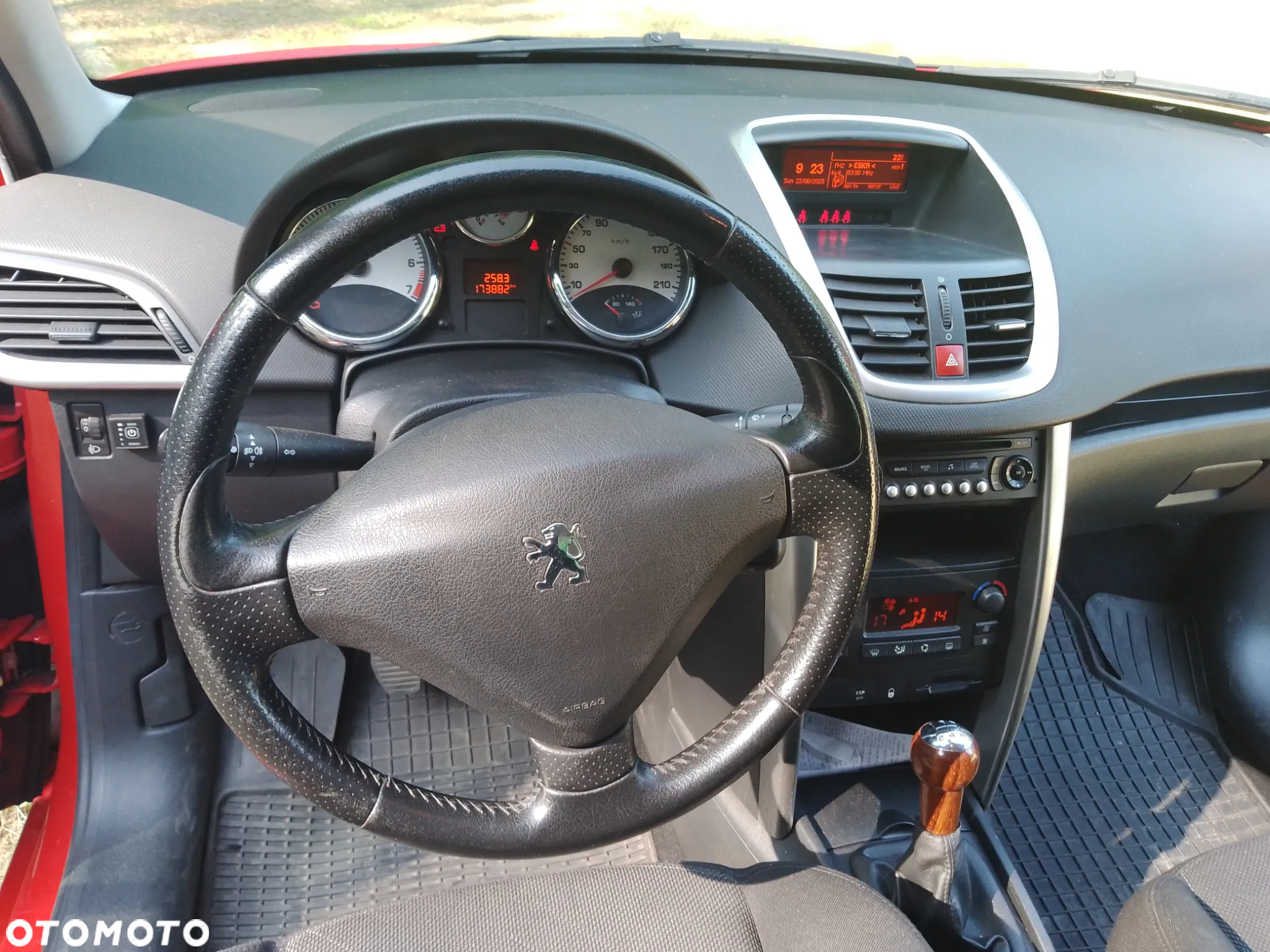 Peugeot 207 - 14