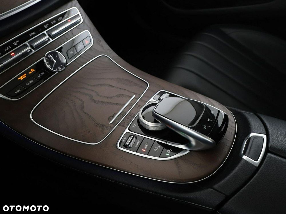 Mercedes-Benz Klasa E 220 d 4-Matic All-Terrain - 31