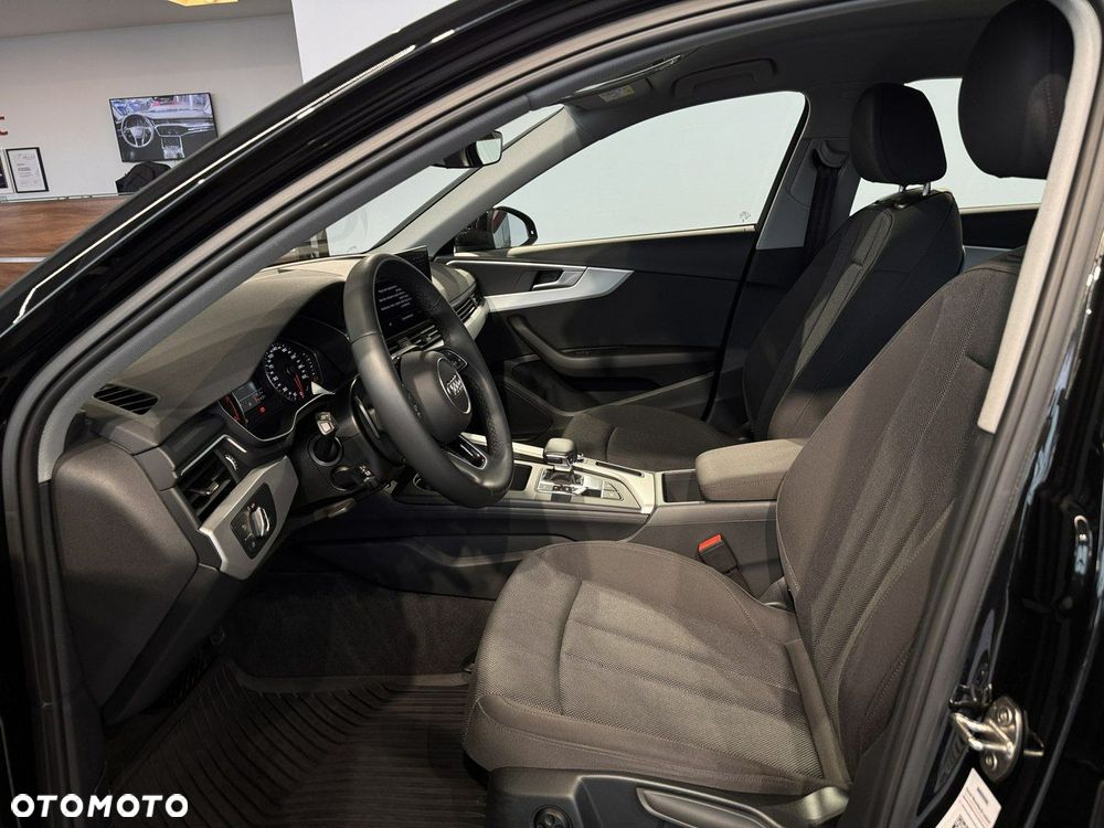 Audi A4 Limousine - 14