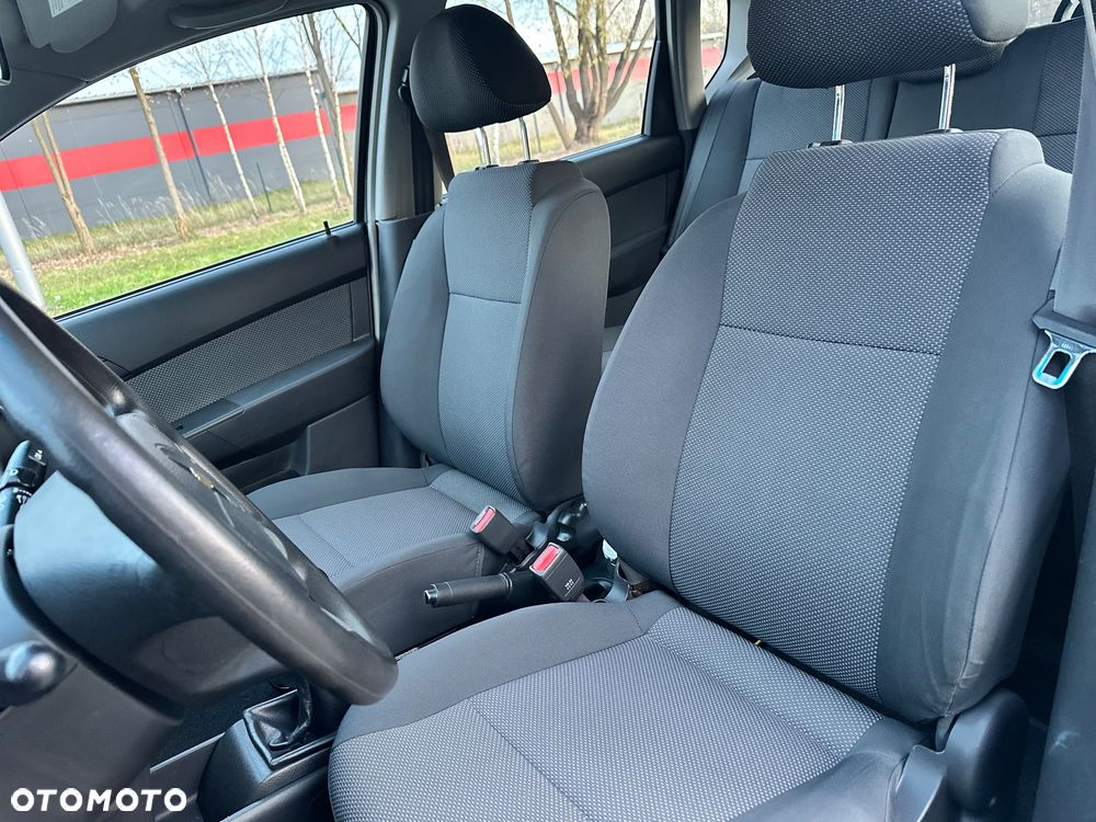 Chevrolet Aveo 1.2 - 8