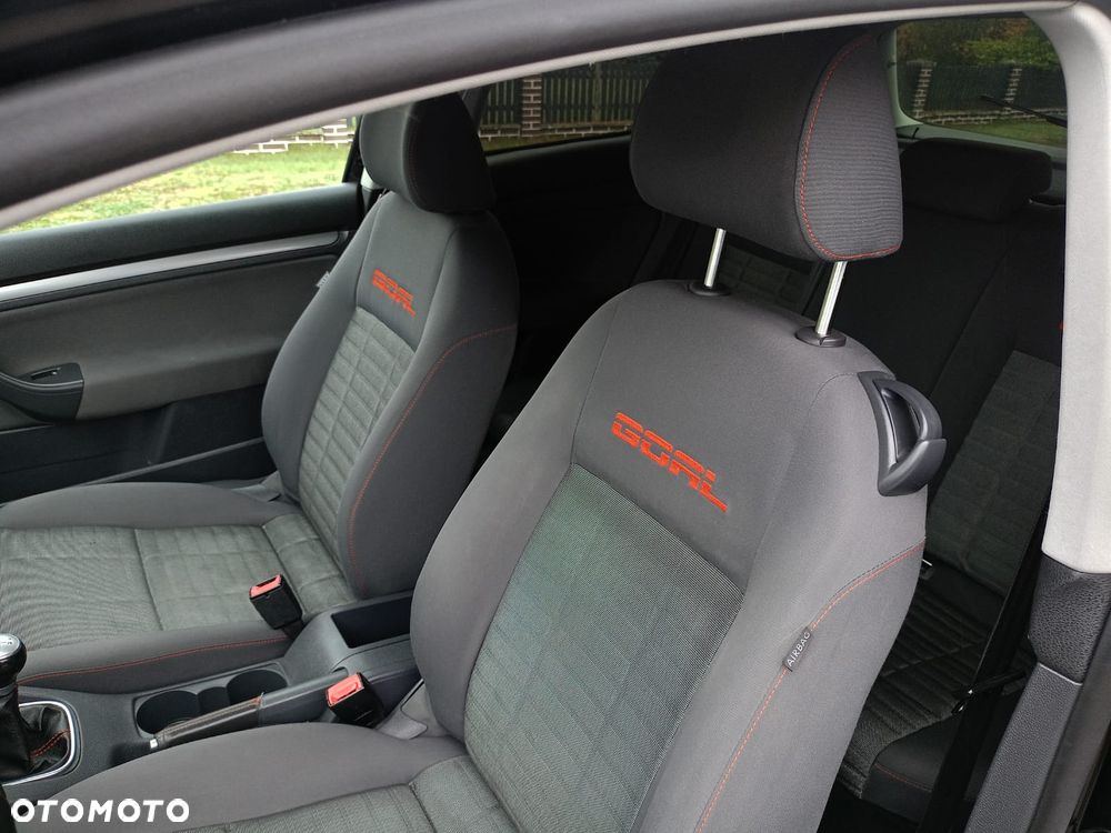 Volkswagen Golf - 11