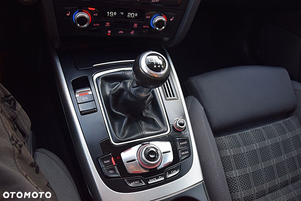 Audi A4 Avant 2.0 TDI DPF clean diesel quattro Ambiente - 18