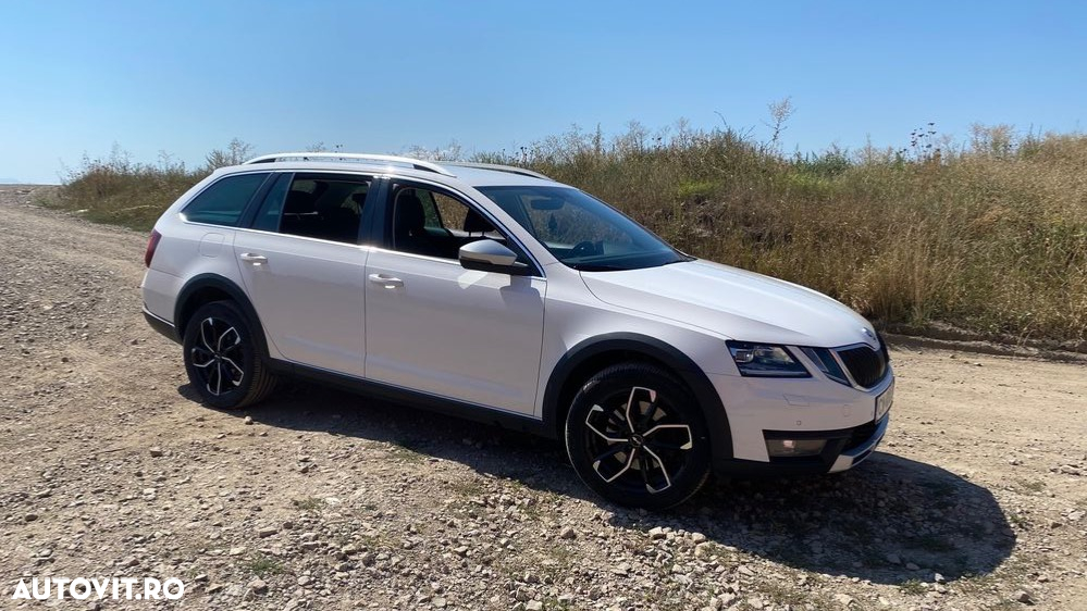 Skoda Octavia Combi 2.0 TDI 4x4 DSG Scout - 2