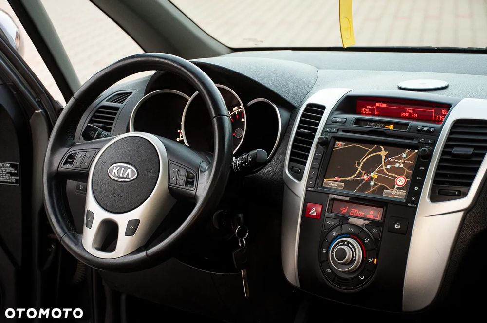 Kia Venga - 25
