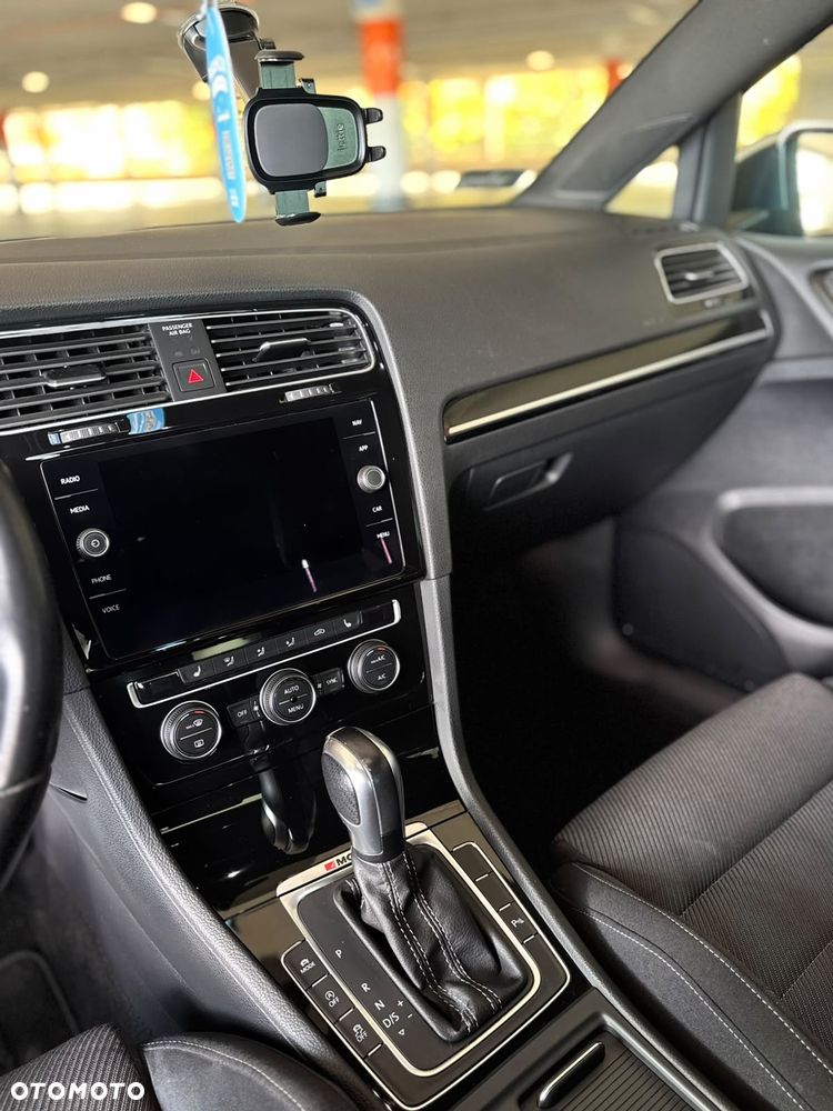 Volkswagen Golf - 17